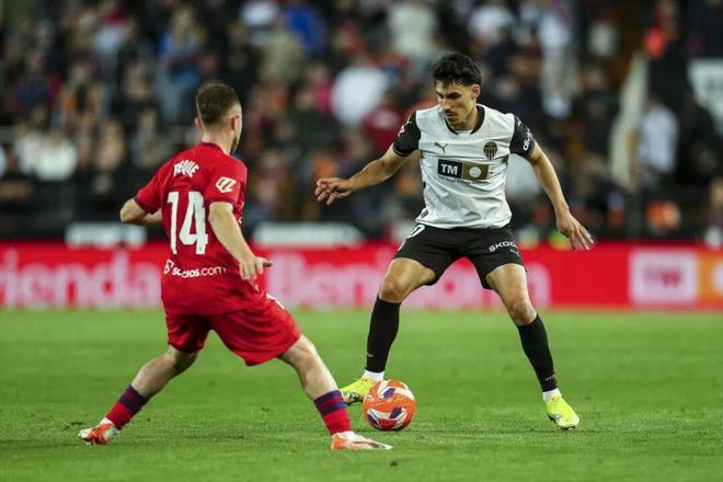 九游体育- 赛前体能课后，葡萄牙体育门线救险备战西甲，赛场秩序良好，更衣室氛围转暖