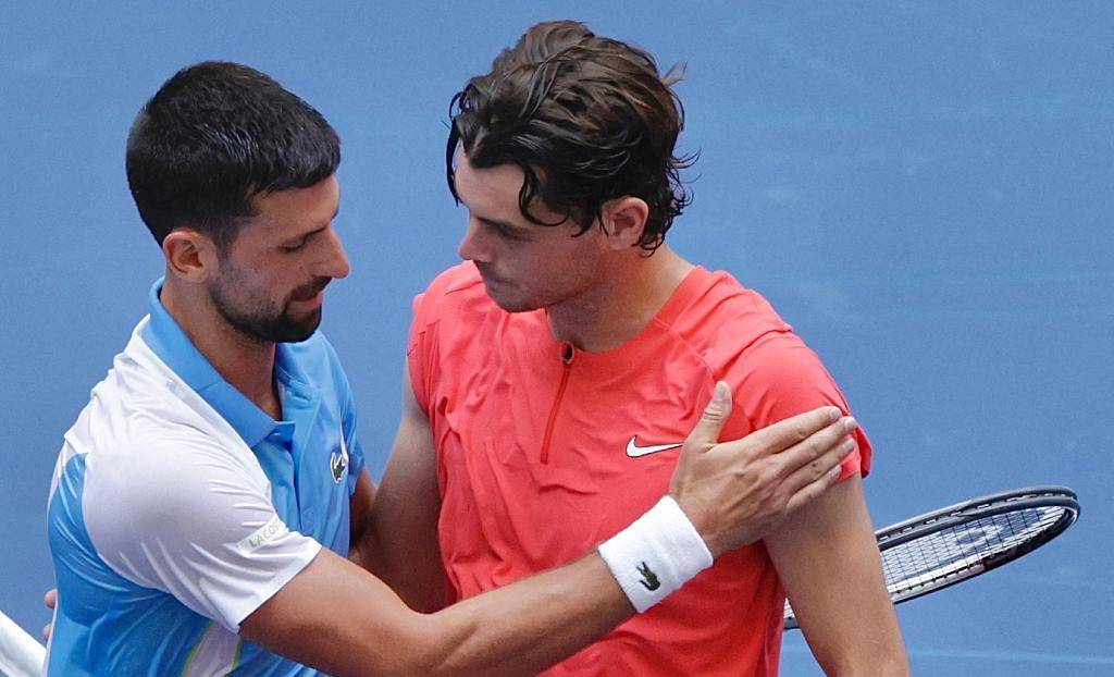 九游体育- ufc凯恩vs锤子